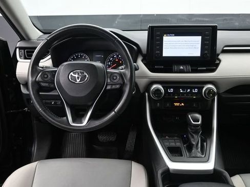 Used 2019 Toyota RAV4 XLE Premium w/ Cold Weather Package AWD/4WD image 11