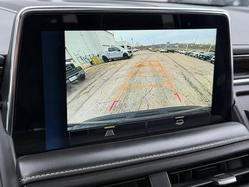 Used 2022 Chevrolet Suburban Premier image 22