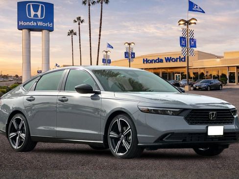 Used 2026 Honda Accord SE image 2