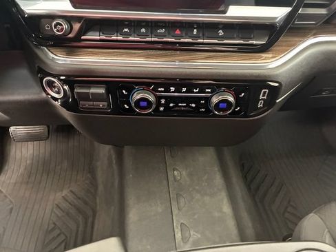Used 2024 Chevrolet Silverado 1500 LT AWD/4WD image 21