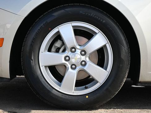 Used 2014 Chevrolet Cruze LT FWD image 6