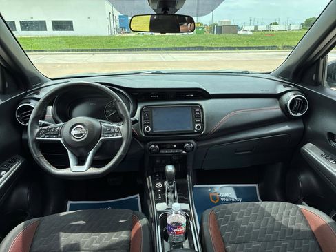Used 2022 Nissan Kicks SR FWD image 28