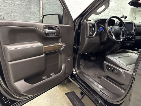 Used 2019 Chevrolet Silverado 1500 LT Trail Boss image 13