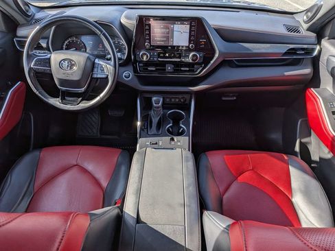 Used 2021 Toyota Highlander XSE FWD image 14