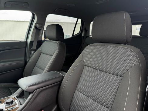 Used 2023 GMC Acadia SLE w/ Driver Convenience Package image 10