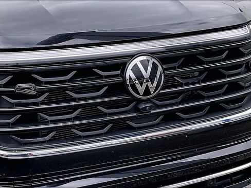 Used 2025 Volkswagen Atlas SEL Premium R-Line AWD/4WD image 30