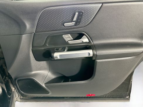 Used 2024 Mercedes-Benz EQB 250+ image 32