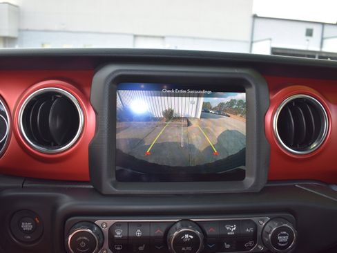 Used 2022 Jeep Wrangler Unlimited Rubicon w/ LED Lighting Group image 19