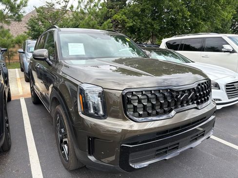 Used 2025 Kia Telluride EX X-Line AWD/4WD image 2