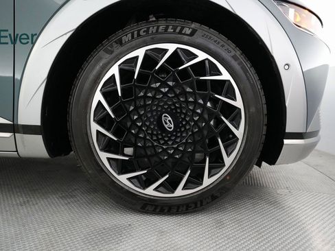 Used 2024 Hyundai Ioniq 5 Limited image 19