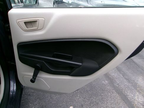 Used 2013 Ford Fiesta S image 13