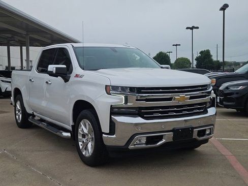 Used 2021 Chevrolet Silverado 1500 LTZ AWD/4WD image 3