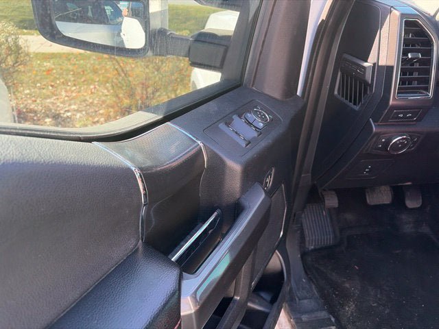 Used 2017 Ford F150 Lariat w/ Equipment Group 502A Luxury AWD/4WD image 16