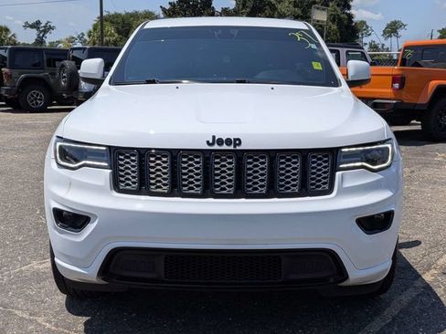 Used 2021 Jeep Grand Cherokee Laredo X RWD image 9