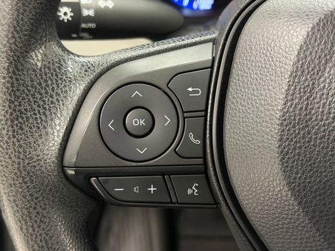 Used 2022 Toyota Corolla LE FWD image 13