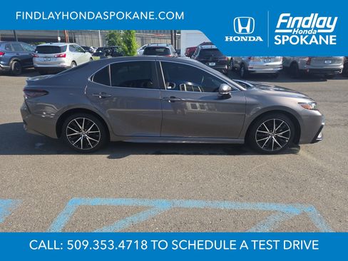 Used 2023 Toyota Camry SE w/ Cold Weather Package FWD image 7