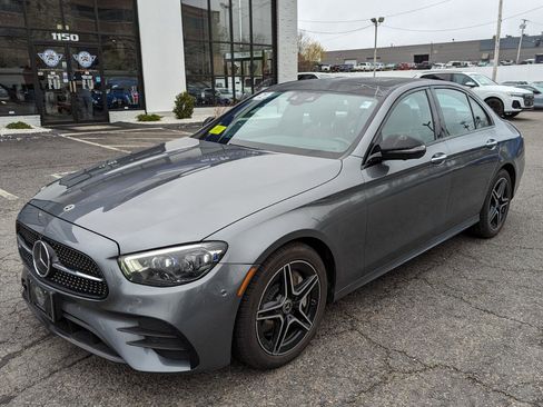 Used 2022 Mercedes-Benz E 350 4MATIC Sedan image 2