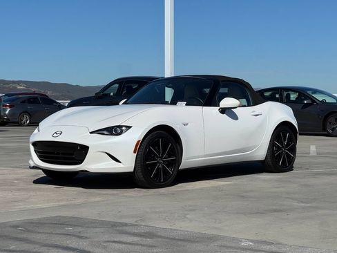 Used 2025 MAZDA MX-5 Miata Grand Touring RWD image 6