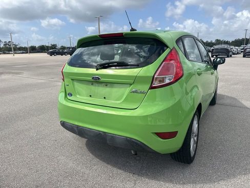 Used 2014 Ford Fiesta SE w/ Equipment Group 201A FWD image 4