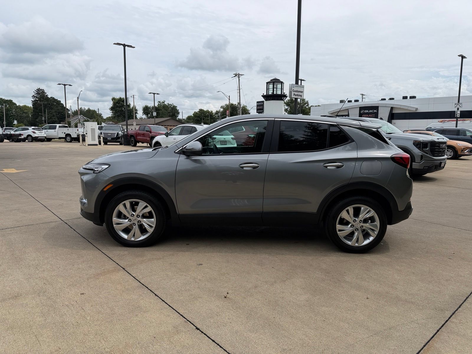 Used 2024 Buick Encore GX Preferred AWD/4WD image 8