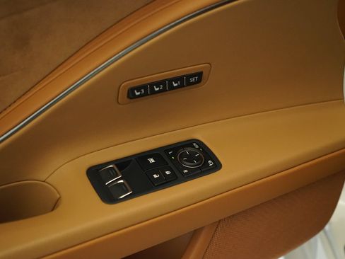 Used 2018 Lexus LC 500 Coupe w/ Performance Package RWD image 33