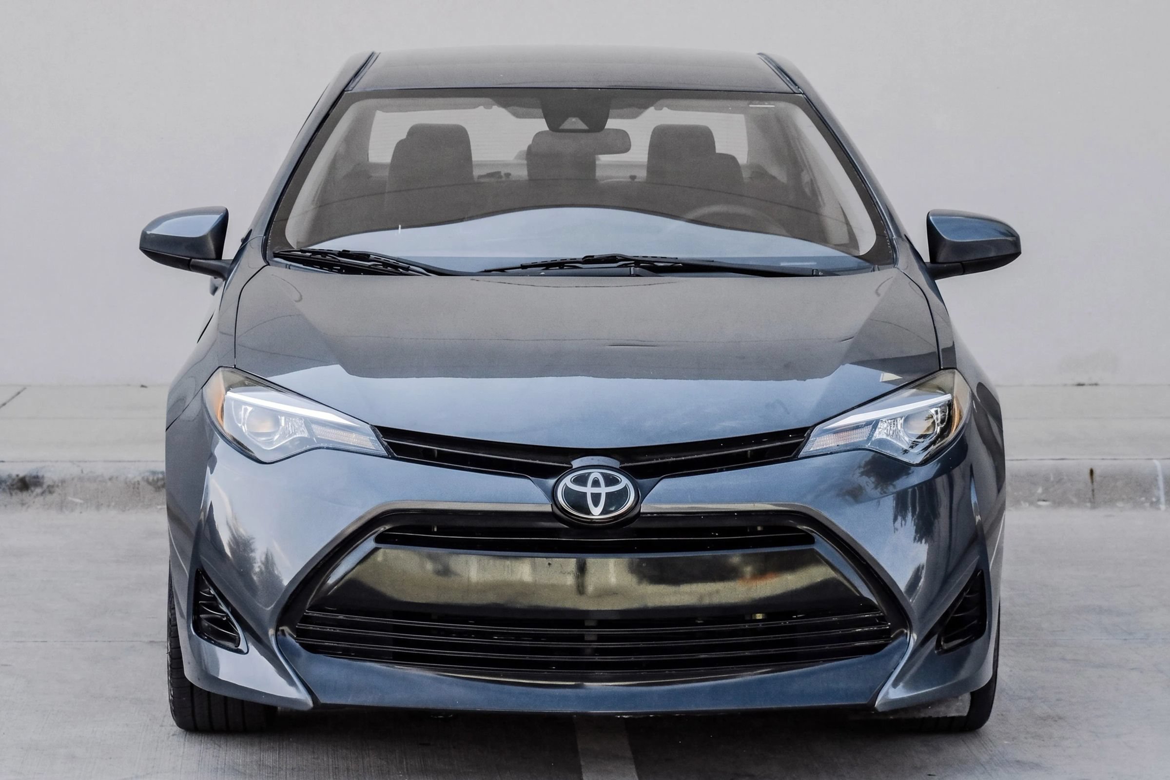 Used 2018 Toyota Corolla LE FWD image 5