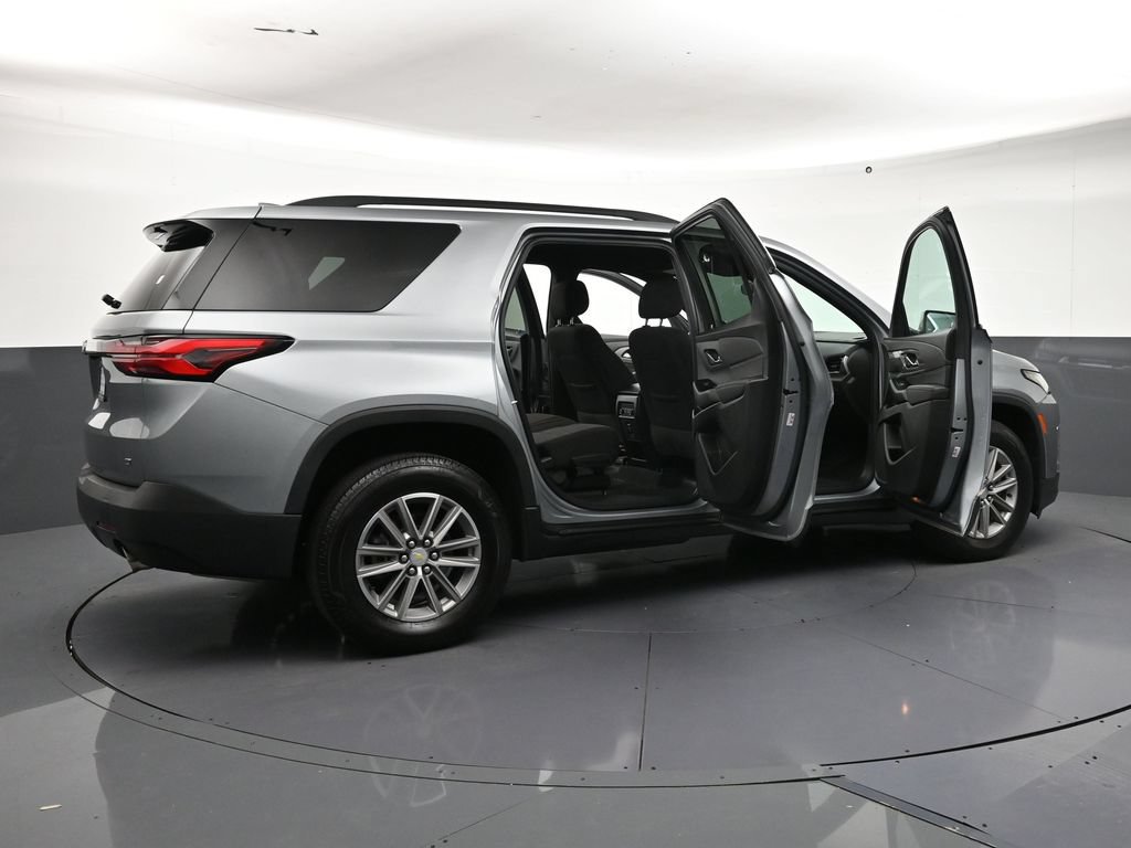 Used 2023 Chevrolet Traverse LT AWD/4WD image 32