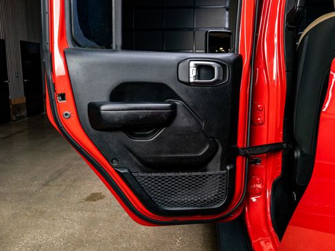 Used 2020 Jeep Gladiator Sport w/ Quick Order Package 24S image 36