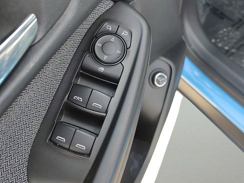 Used 2024 Chevrolet TrailBlazer LT w/ Convenience Package FWD image 11