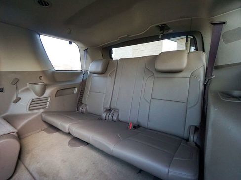 Used 2018 Chevrolet Tahoe LT w/ LT Signature Package image 38