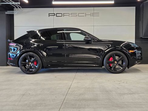 Certified 2025 Porsche Cayenne GTS AWD/4WD image 29