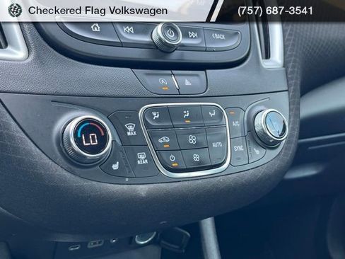 Used 2024 Chevrolet Malibu LT FWD image 39