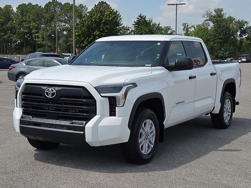 Used 2026 Toyota Tundra SR5 AWD/4WD image 2