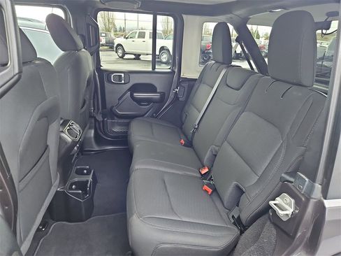 Used 2020 Jeep Wrangler Unlimited Sport S image 23