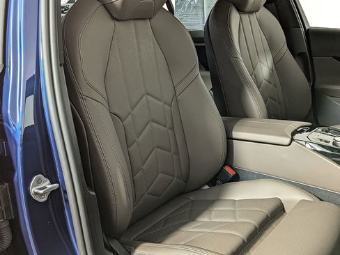 Used 2025 BMW 530i xDrive w/ Premium Package image 26