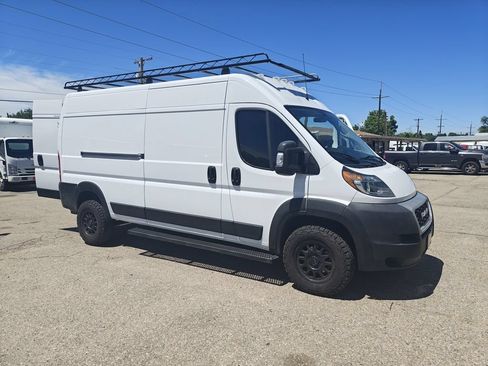 Used 2021 RAM ProMaster 2500 FWD image 1