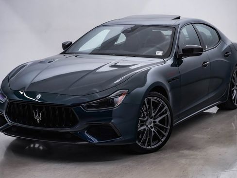 Used 2024 Maserati Ghibli Trofeo image 3