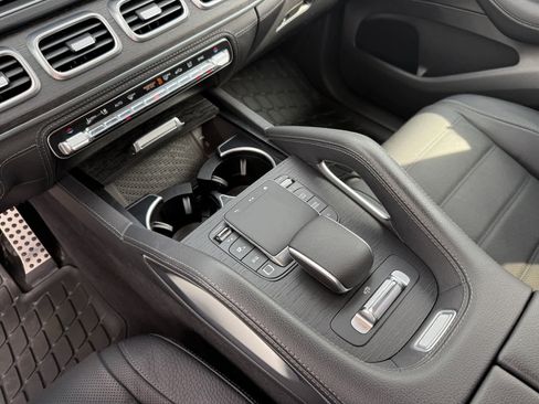 Certified 2025 Mercedes-Benz GLS 450 4MATIC image 23