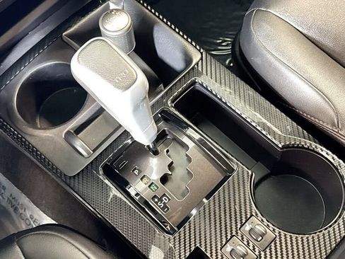 Used 2024 Toyota 4Runner TRD Off-Road Premium image 10