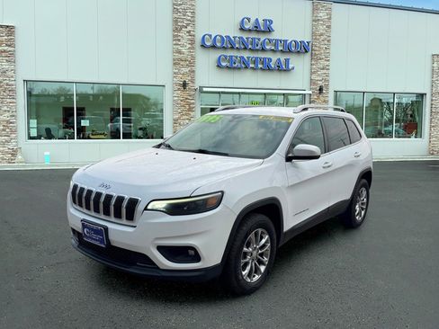 Used 2019 Jeep Cherokee Latitude Plus w/ Cold Weather Group AWD/4WD image 1