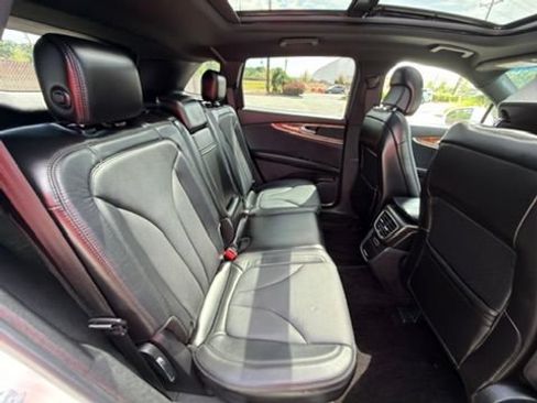 Used 2017 Lincoln MKX Reserve w/ Lincoln MKX Climate Package AWD/4WD image 21