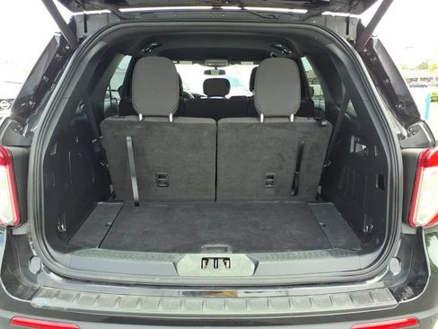 Used 2020 Ford Explorer XLT w/ Comfort Package AWD/4WD image 25