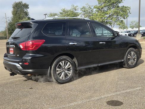 Used 2020 Nissan Pathfinder SV w/ Cargo Package image 4