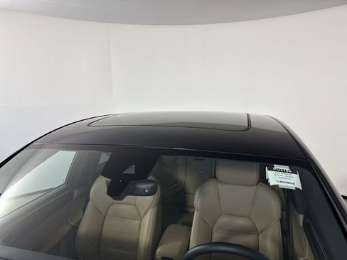 Certified 2024 Porsche Macan image 17