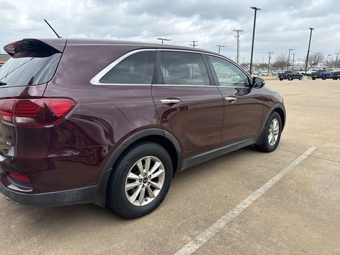 Used 2019 Kia Sorento LX image 5