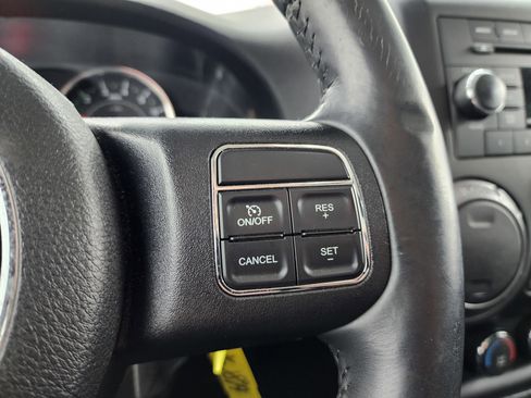 Used 2015 Jeep Wrangler Sport w/ Connectivity Group image 12