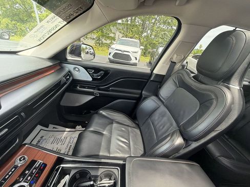 Used 2024 Lincoln Aviator Reserve w/ Equipment Group 201A AWD/4WD image 11