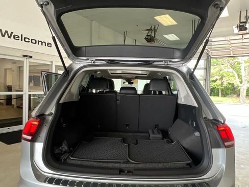 Used 2023 Volkswagen Tiguan SE w/ Panoramic Sunroof Package AWD/4WD image 13
