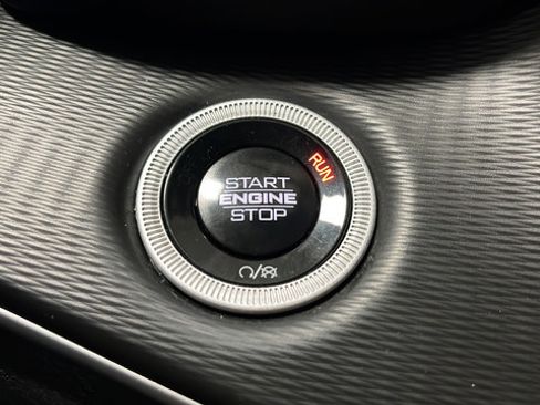 Used 2024 Jeep Grand Cherokee L Altitude AWD/4WD image 22