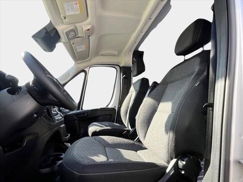 New 2025 RAM ProMaster 2500 w/ Quick Order Package 22G SLT image 7